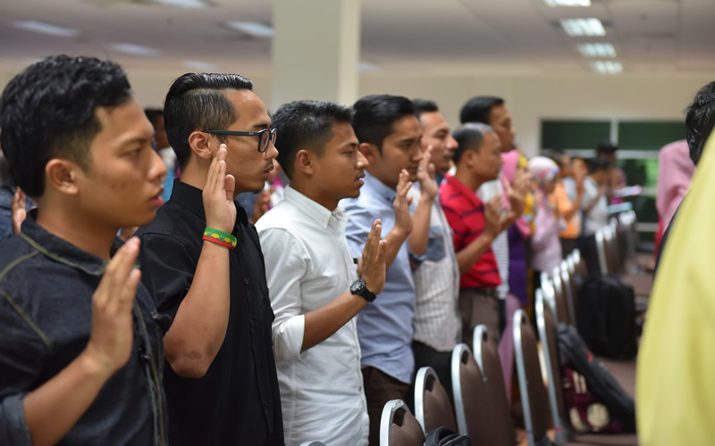 The Registration and Welcoming New Students Ceremony